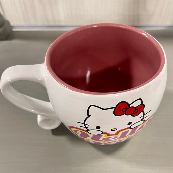 NEW Sanrio HELLO KITTY Red and Pink Fancy Loop Handle Ceramic Coffee Mug - Picture 4 of 4
